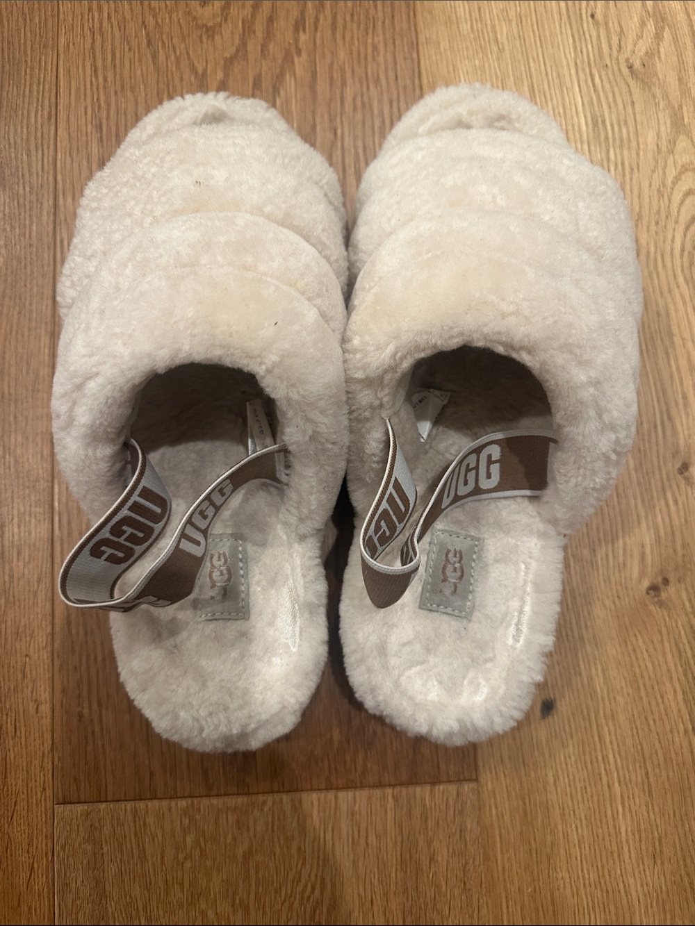 UGG Women’s Fluff Slide Slippers